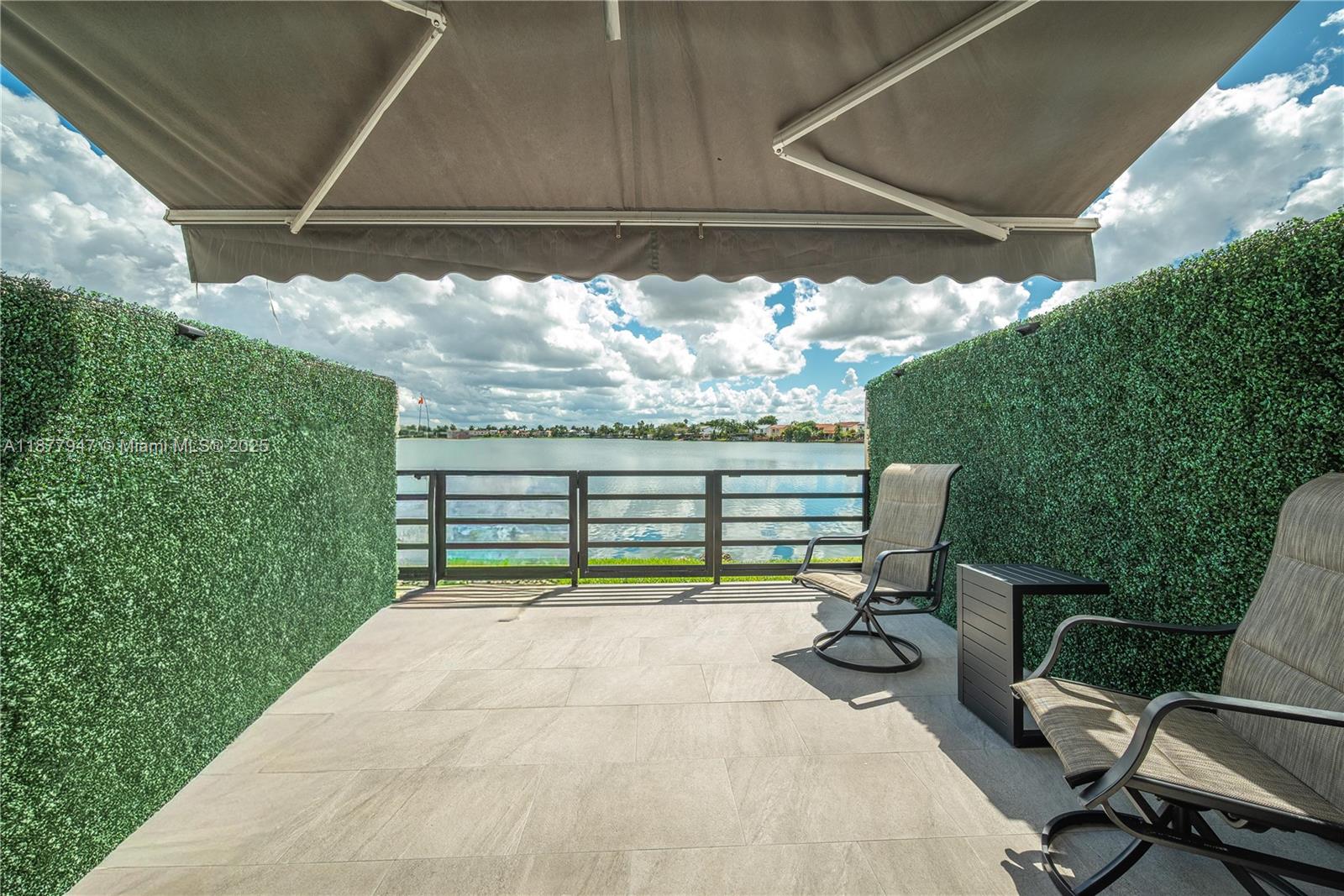 PUERTO BELLO CONDO NO 3 - Residential