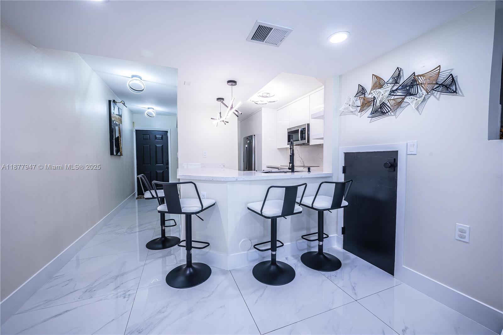 PUERTO BELLO CONDO NO 3 - Residential