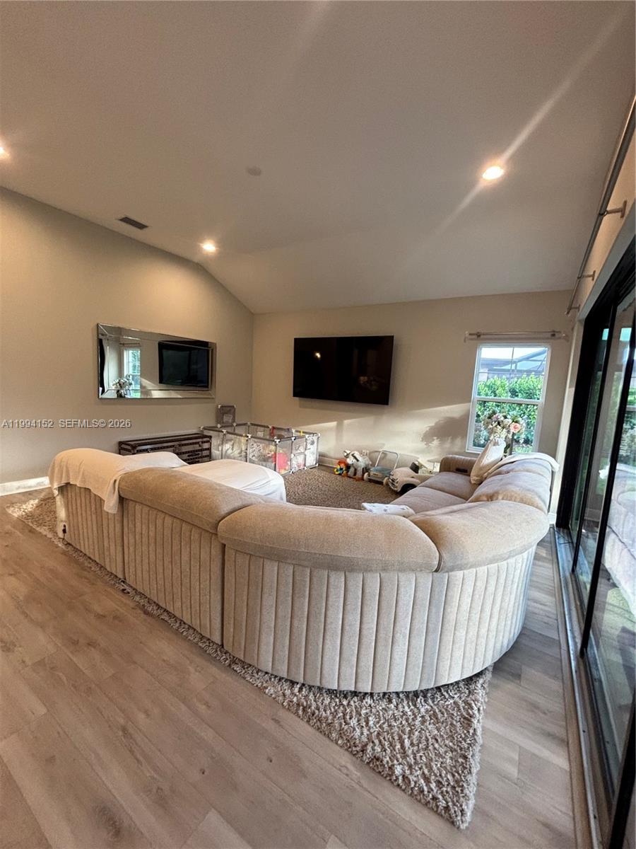 NORTH RIVER RANCH PH IC & - Residential