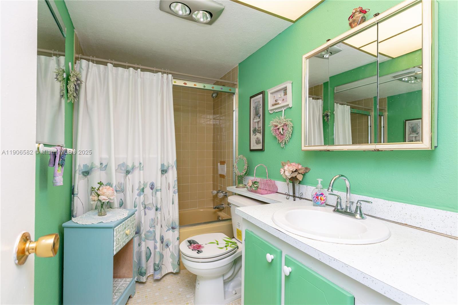 MEADOWBROOK - Residential