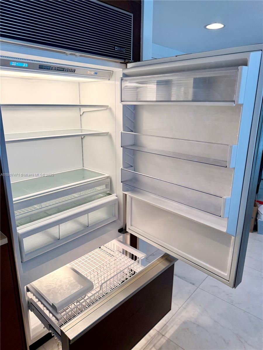 ICON BRICKELL NO TWO - Residential