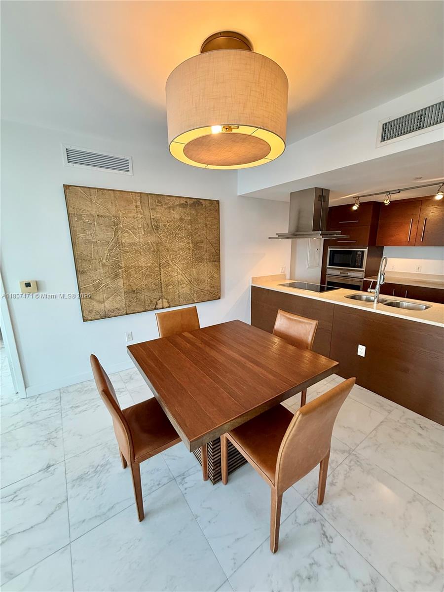 ICON BRICKELL NO TWO - Residential