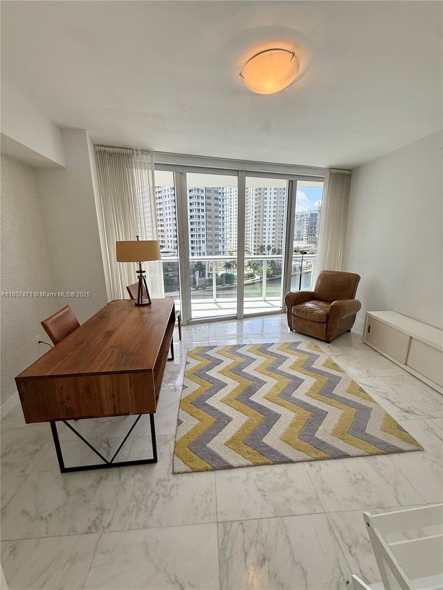 ICON BRICKELL NO TWO - Residential