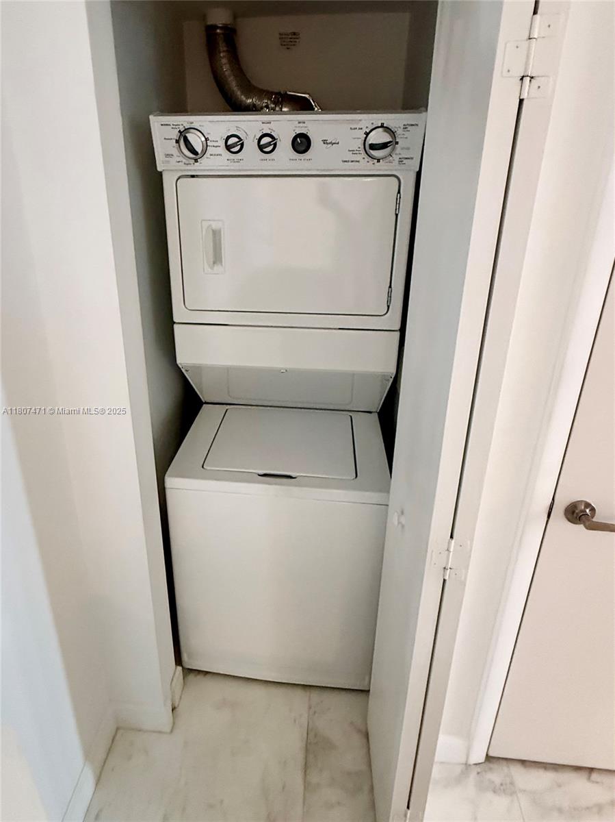 ICON BRICKELL NO TWO - Residential