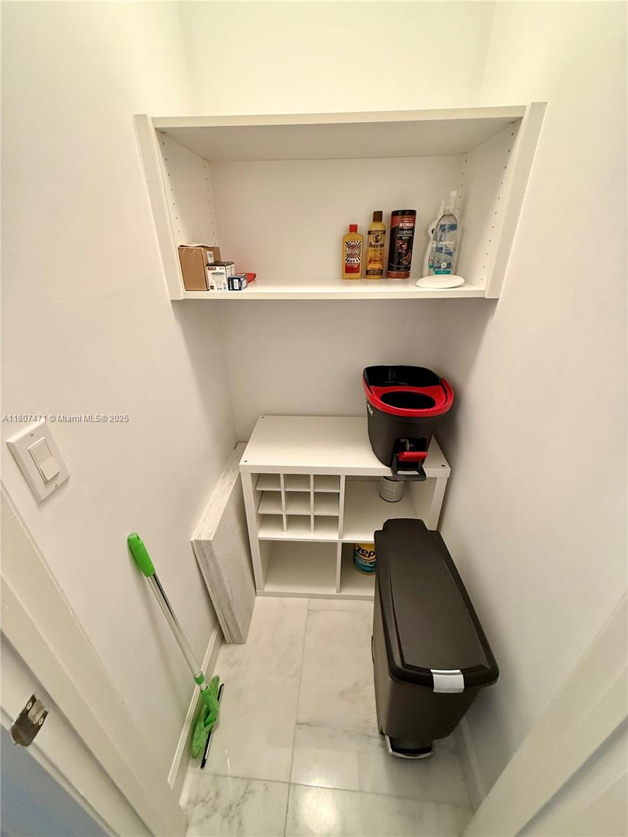 ICON BRICKELL NO TWO - Residential