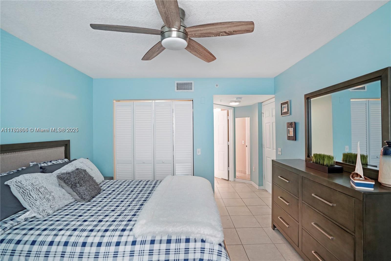 VILLA DEL SOL CONDO - Residential