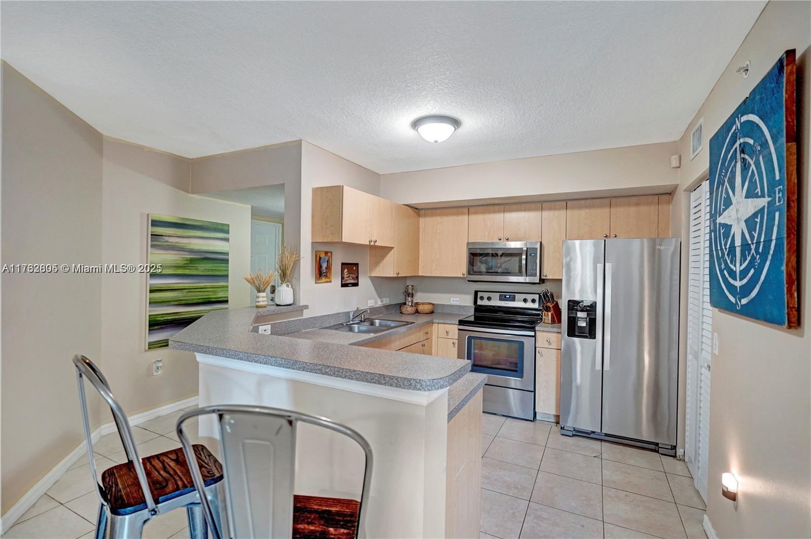 VILLA DEL SOL CONDO - Residential