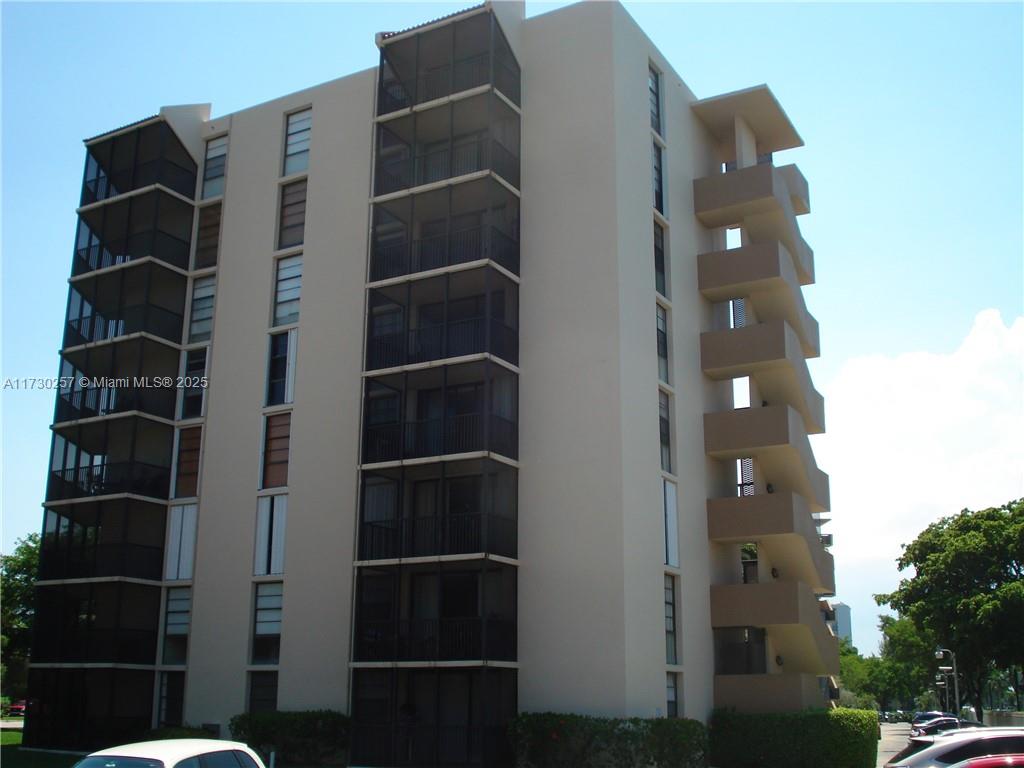 BRAVURA II CONDO - Residential