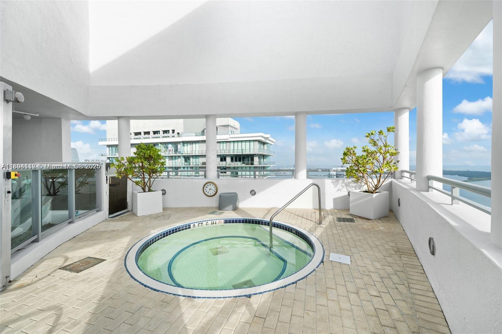 INFINITY AT BRICKELL CONDO - Residential