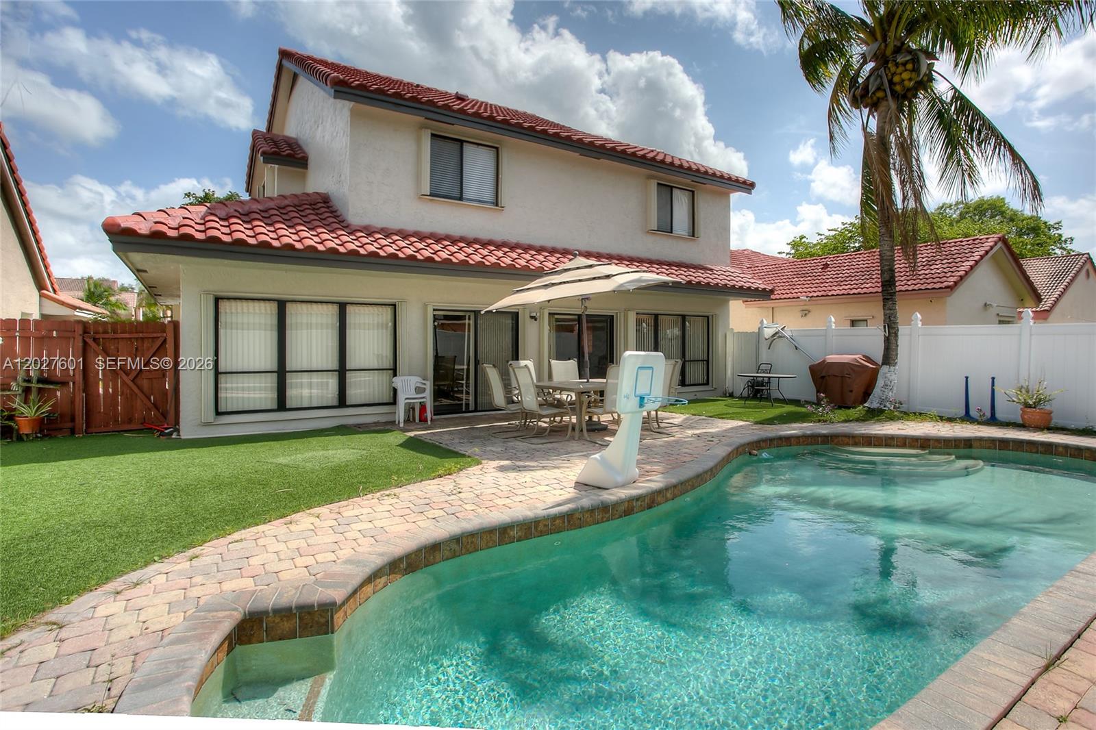9521 NW 18th Mnr