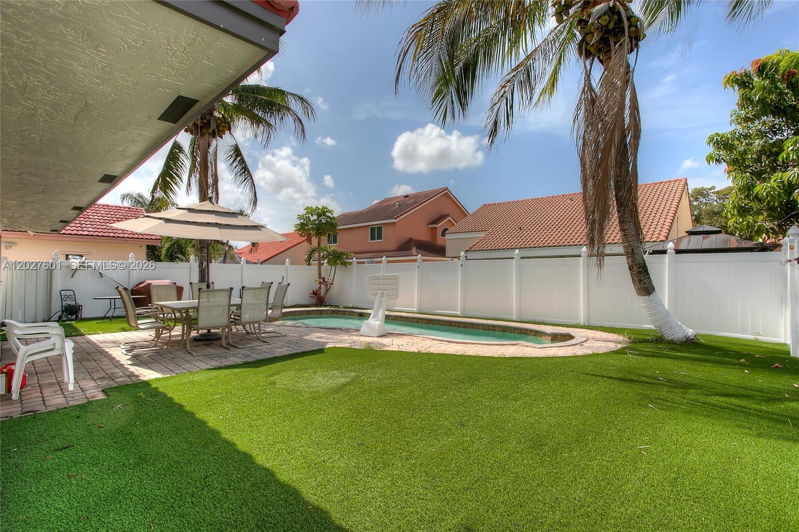 9521 NW 18th Mnr