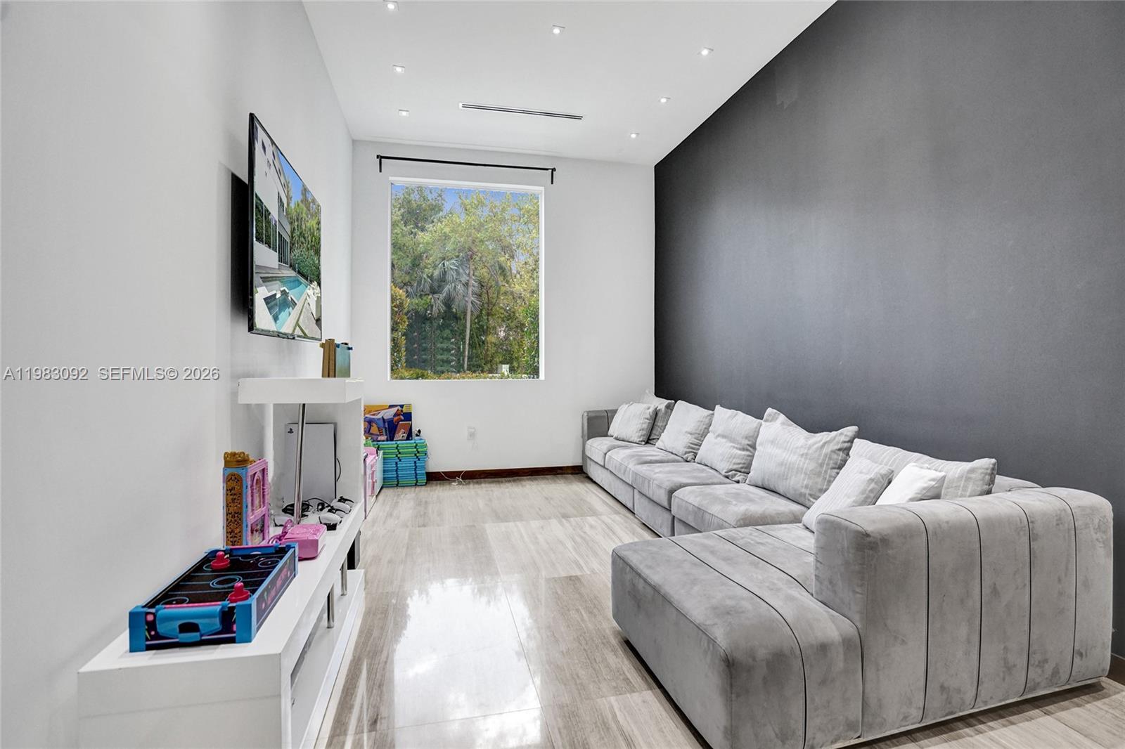 OAK HAMMOCK ESTATES - Residential