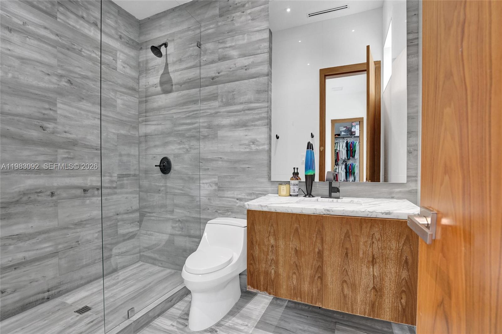 OAK HAMMOCK ESTATES - Residential