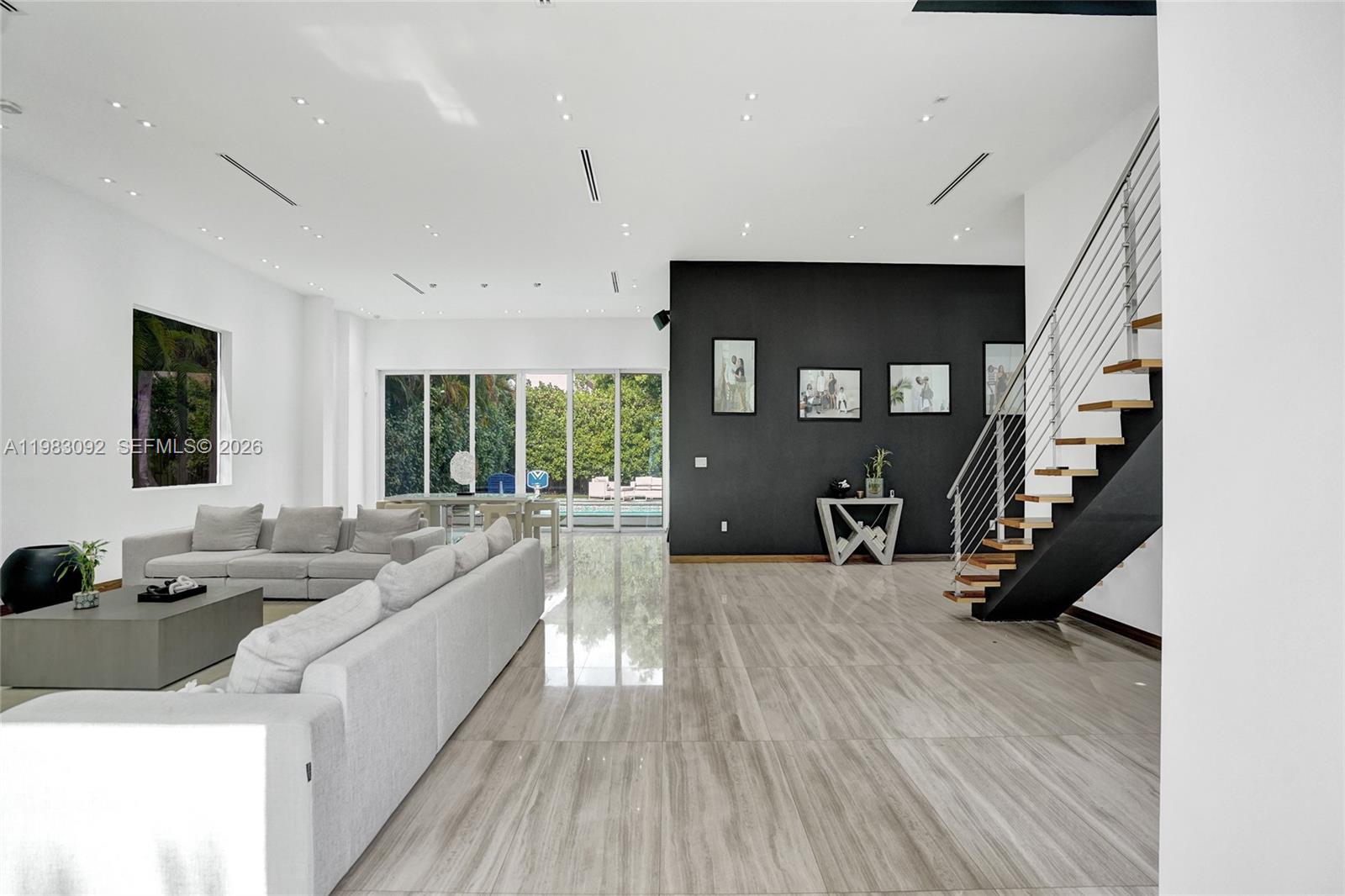 OAK HAMMOCK ESTATES - Residential