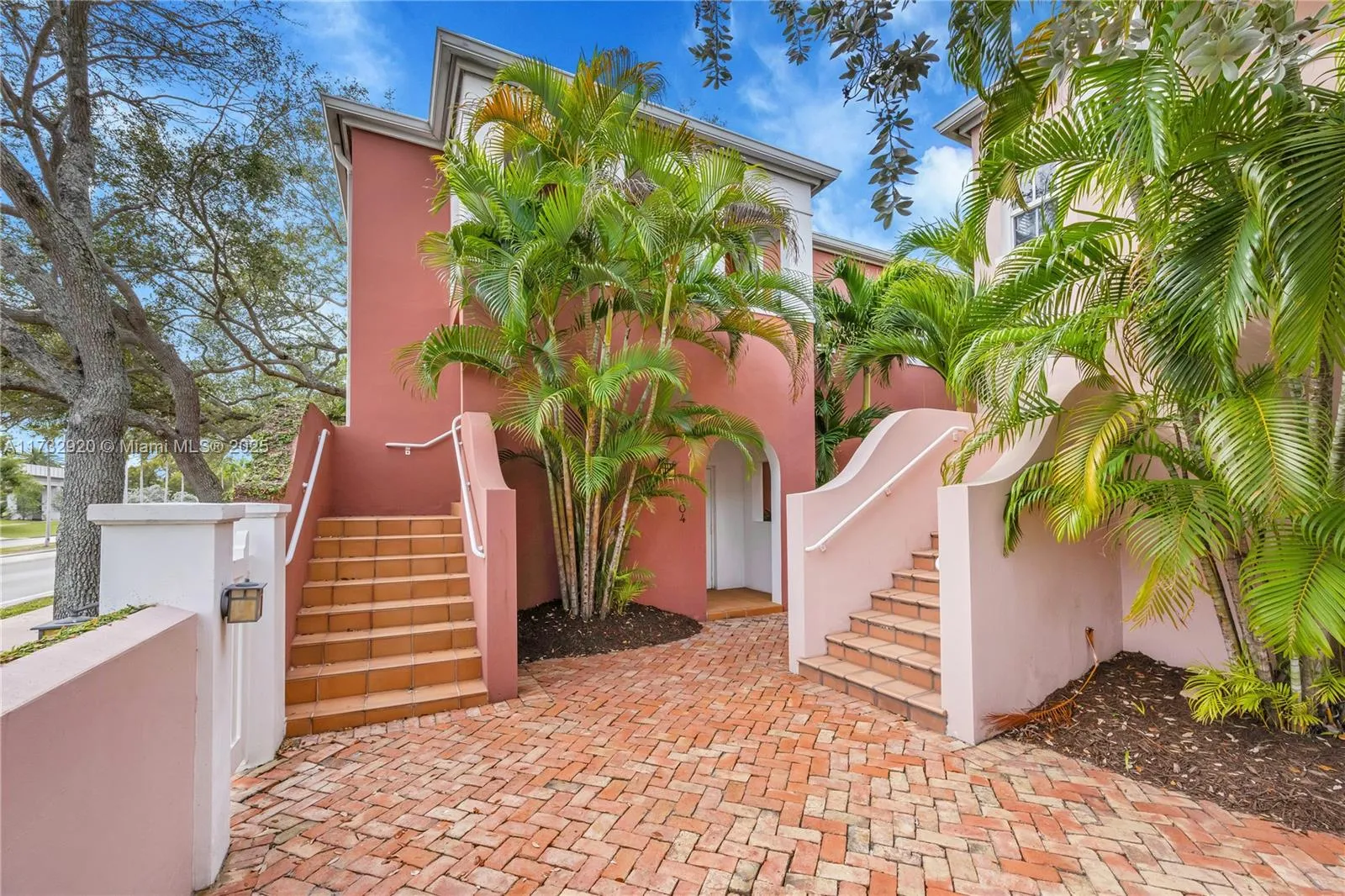 Coral Gables, Florida 33146, United States, 2 Bedrooms Bedrooms, ,2 BathroomsBathrooms,Residential,Pending,13715