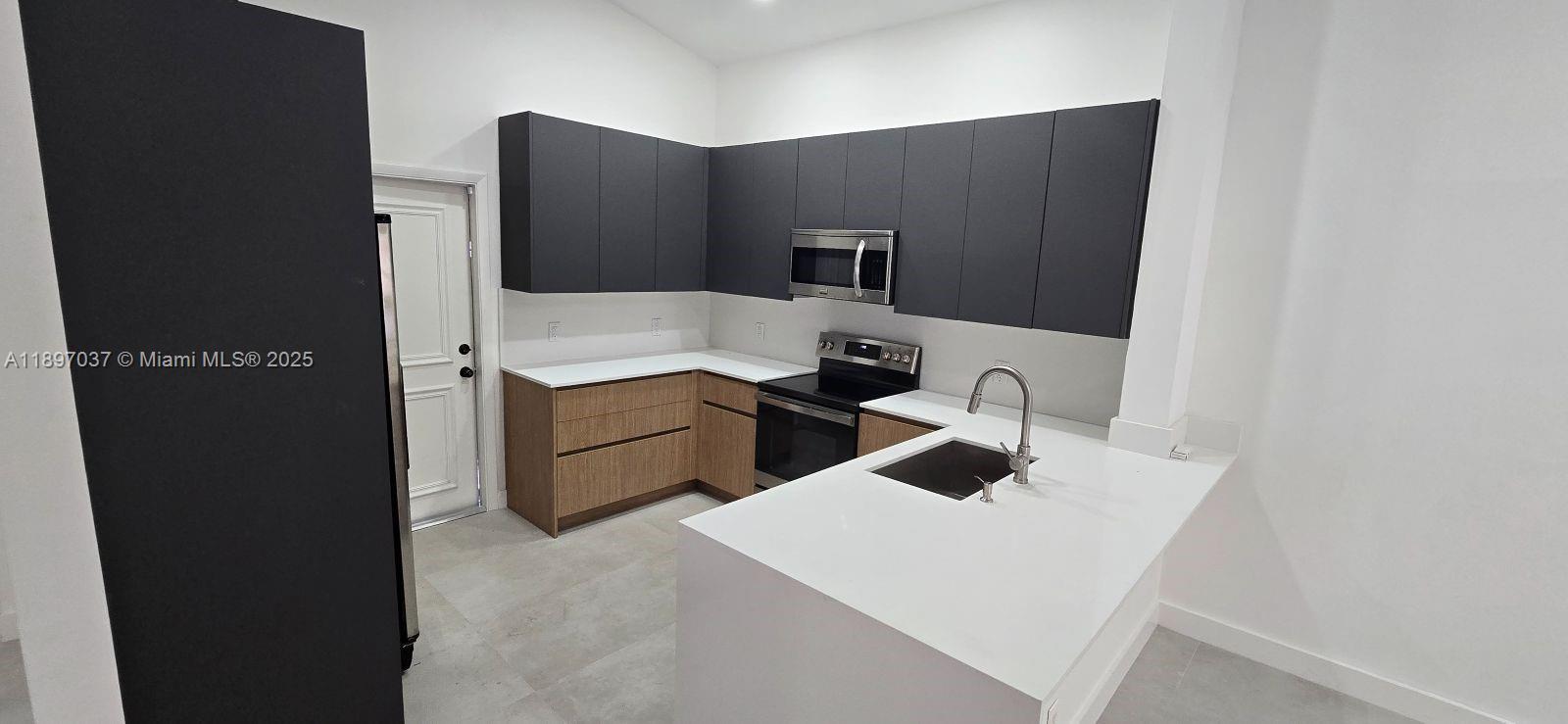 SECTORS 3 & 4 BOUNDARY PL - Residential Lease