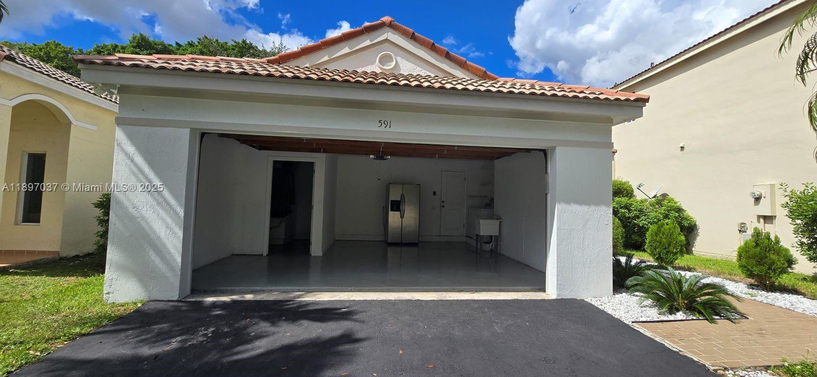 SECTORS 3 & 4 BOUNDARY PL - Residential Lease