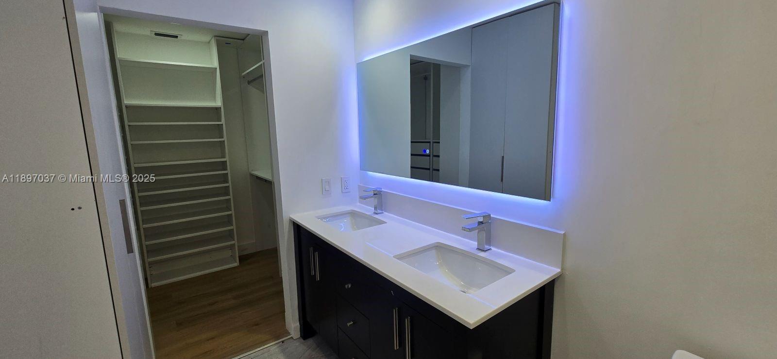 SECTORS 3 & 4 BOUNDARY PL - Residential Lease