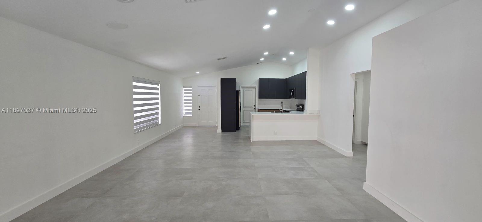 SECTORS 3 & 4 BOUNDARY PL - Residential Lease