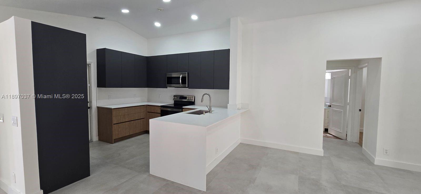 SECTORS 3 & 4 BOUNDARY PL - Residential Lease