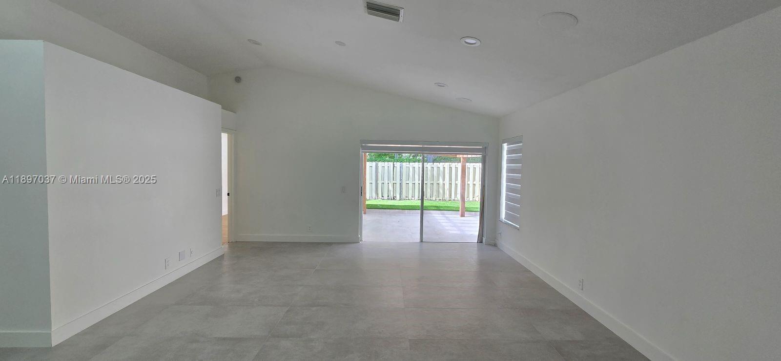 SECTORS 3 & 4 BOUNDARY PL - Residential Lease