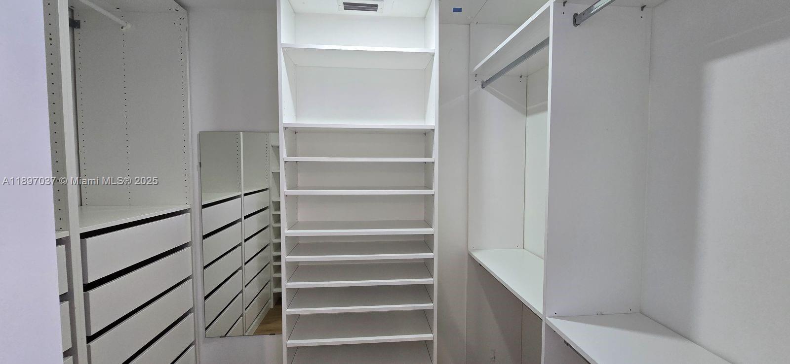 SECTORS 3 & 4 BOUNDARY PL - Residential Lease