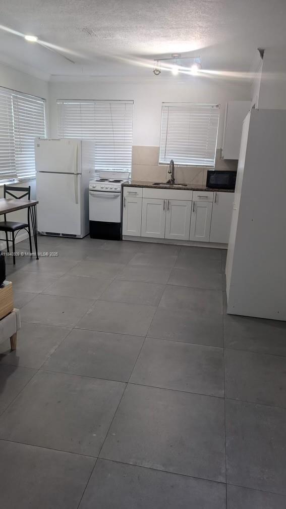Renovated studio located in the fascinating Pine Tree Dr neighborhood of Miami Beach. Unit offers vinyl flooring, custom kitchen cabinetry, remodeled bathroom & mini split AC system. Rent includes water, Wi-Fi, electricity & open parking. Will accept 1st month & security deposit. Minutes away from the beach, Lincoln Rd & supermarkets.