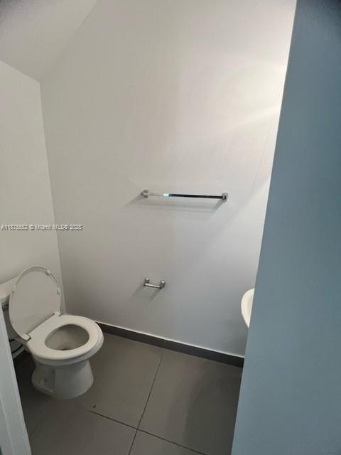 URBAN VILLAGE AT 5TH AVE - Residential Lease