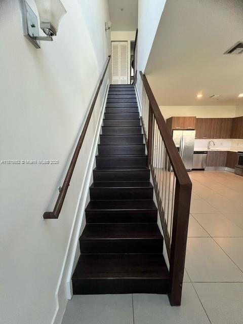 URBAN VILLAGE AT 5TH AVE - Residential Lease