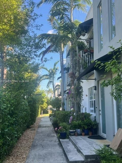 URBAN VILLAGE AT 5TH AVE - Residential Lease