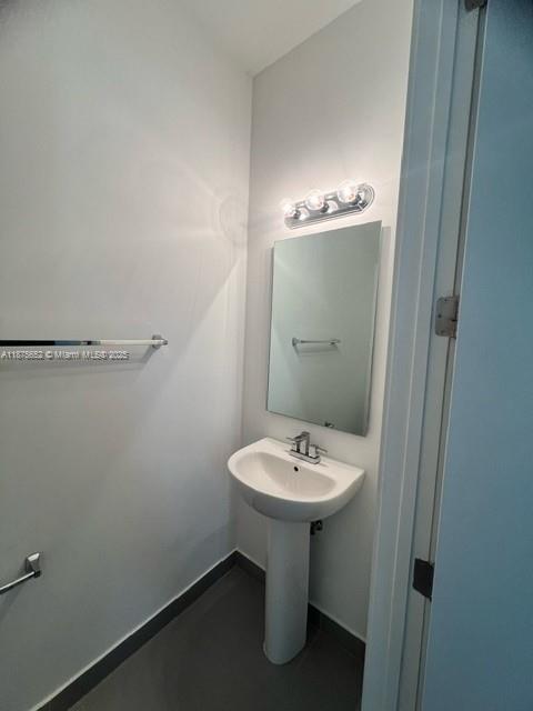 URBAN VILLAGE AT 5TH AVE - Residential Lease