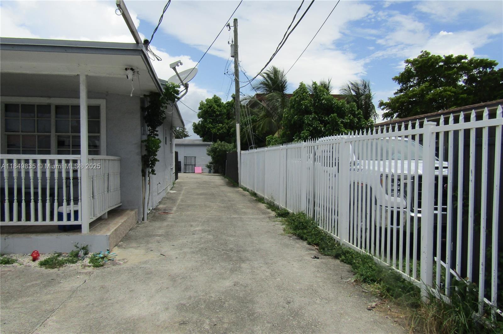 2223 NW 32nd St