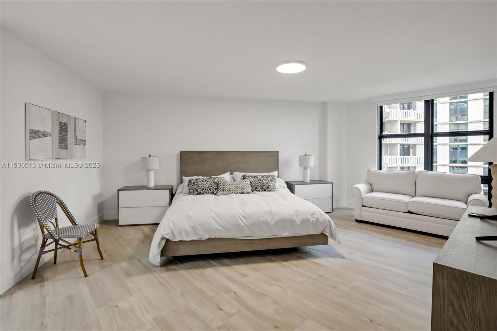 TOWERS OF KEY BISCAYNE CO - Residential Lease