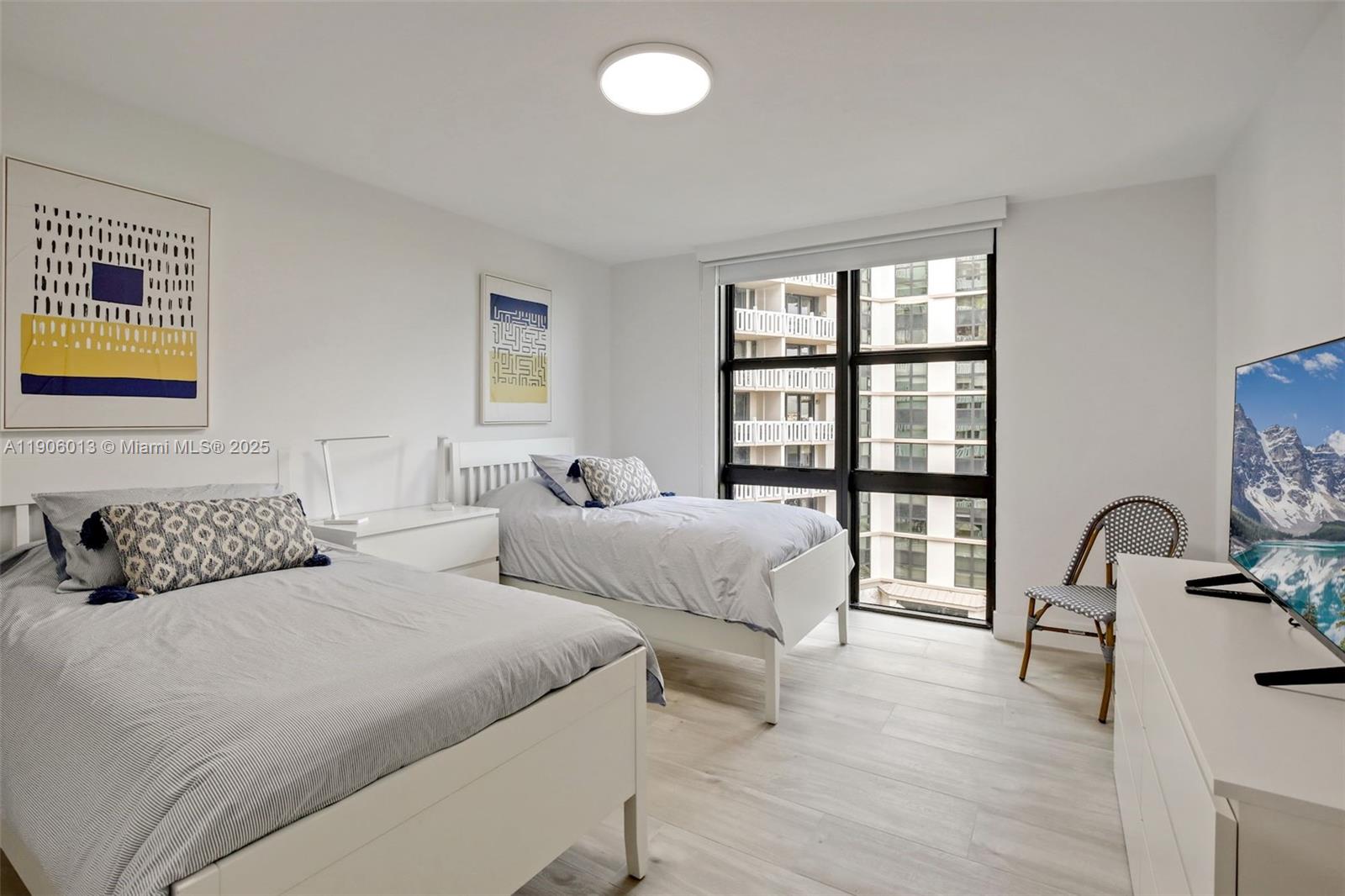 TOWERS OF KEY BISCAYNE CO - Residential Lease