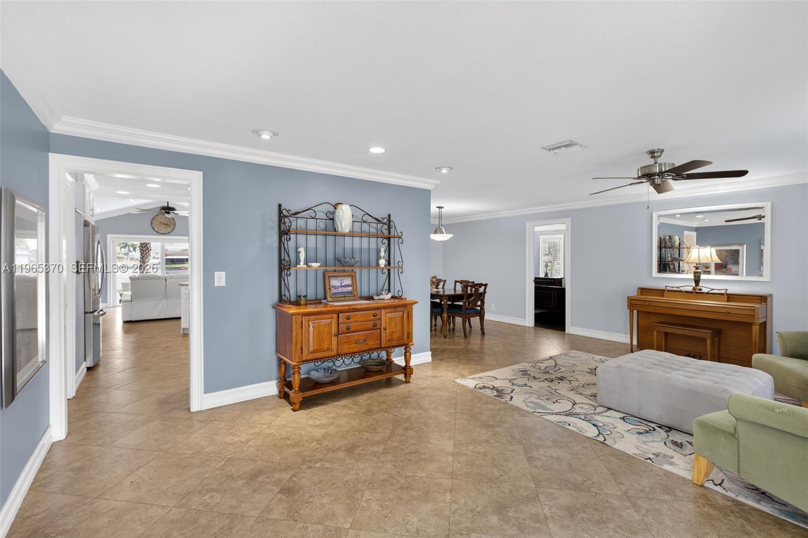 ROYAL PALM LAKE ESTATES - Residential