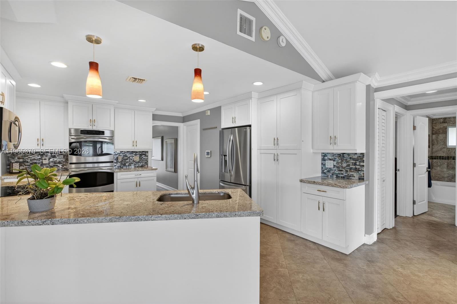 ROYAL PALM LAKE ESTATES - Residential