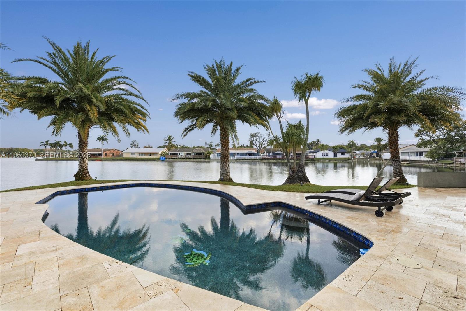 ROYAL PALM LAKE ESTATES - Residential