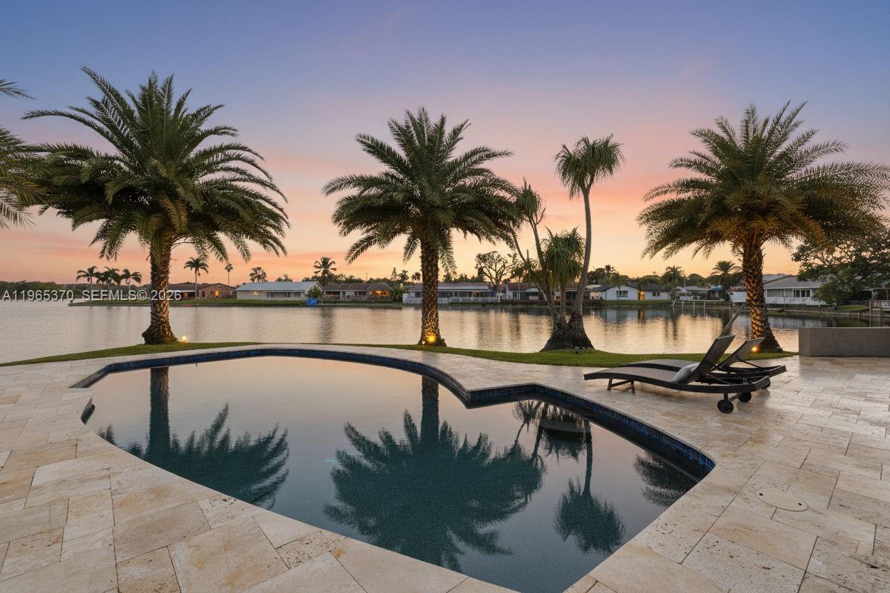 ROYAL PALM LAKE ESTATES - Residential