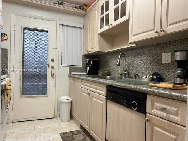 3923 NE 166th St N-108