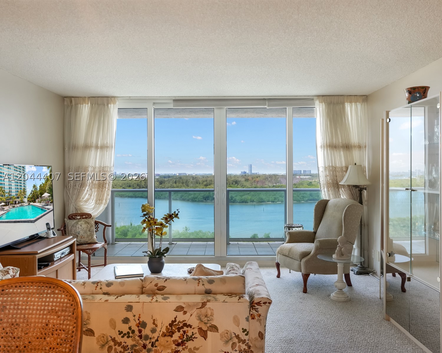 100 Bayview Dr 1620