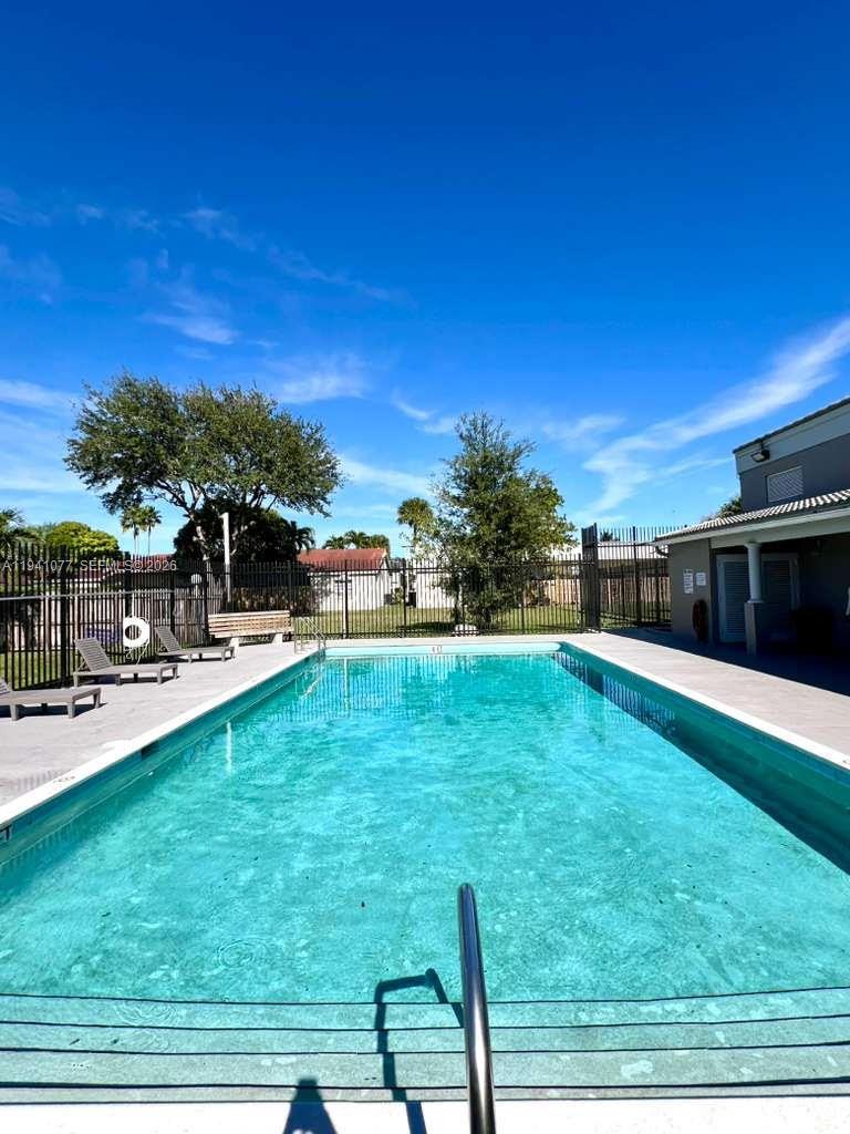 SIERRA RIDGE CONDO B - Residential