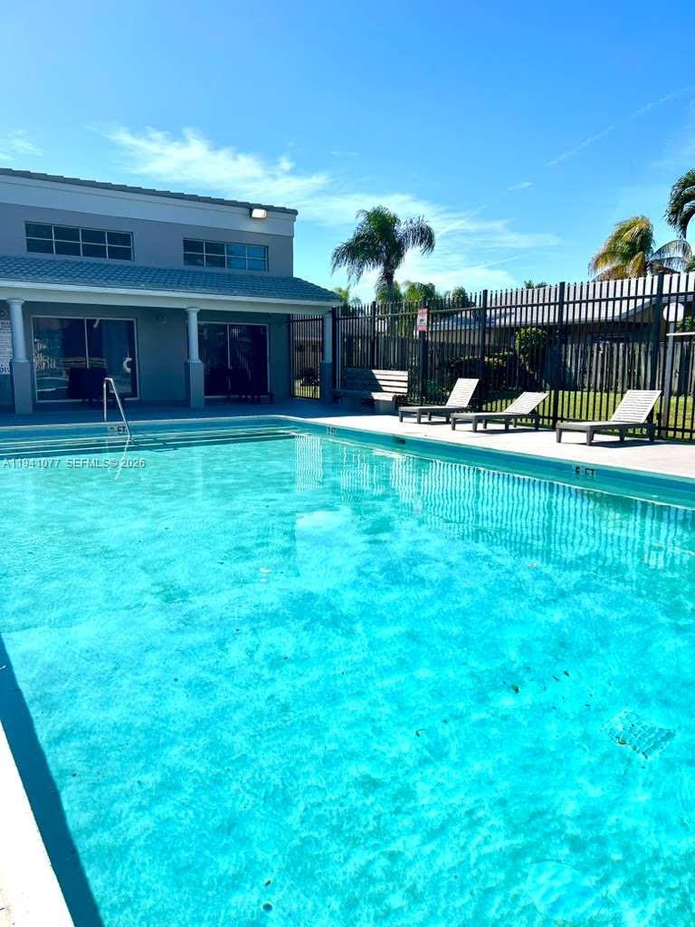 SIERRA RIDGE CONDO B - Residential