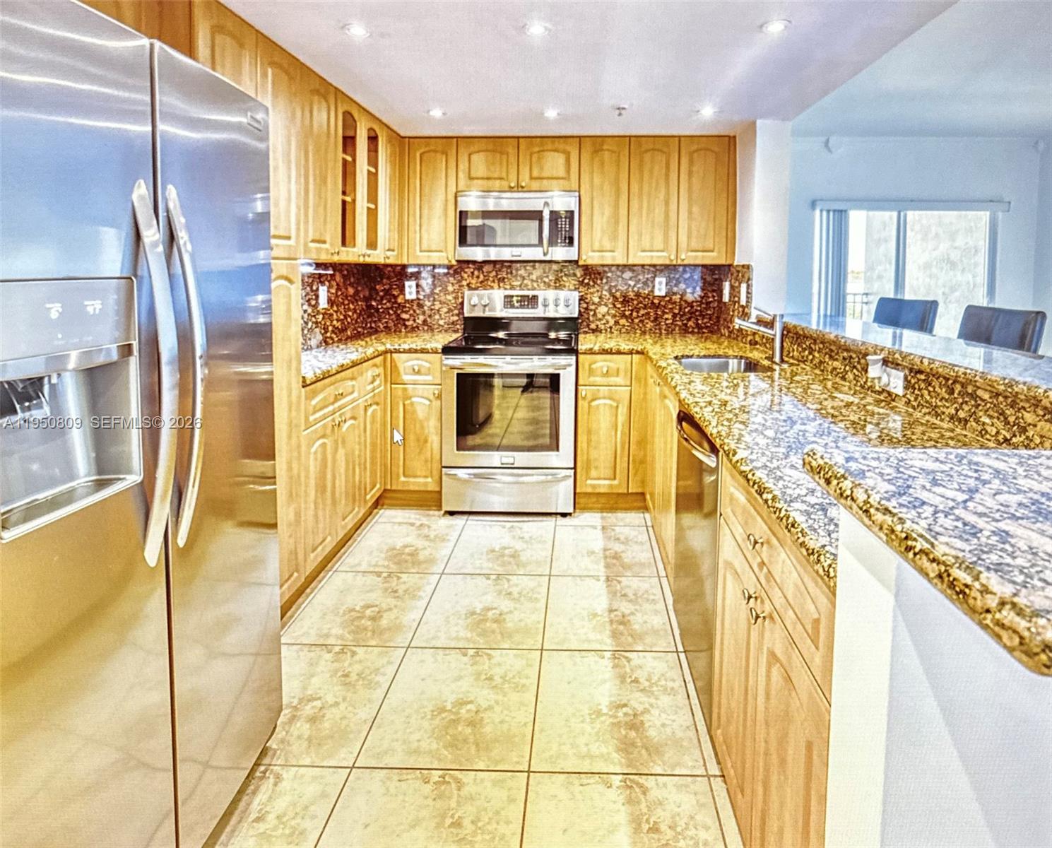 THE DOUGLAS RESIDENCE CON - Residential Lease