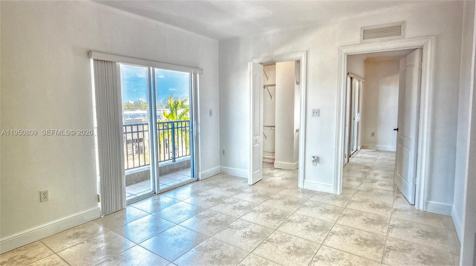 THE DOUGLAS RESIDENCE CON - Residential Lease