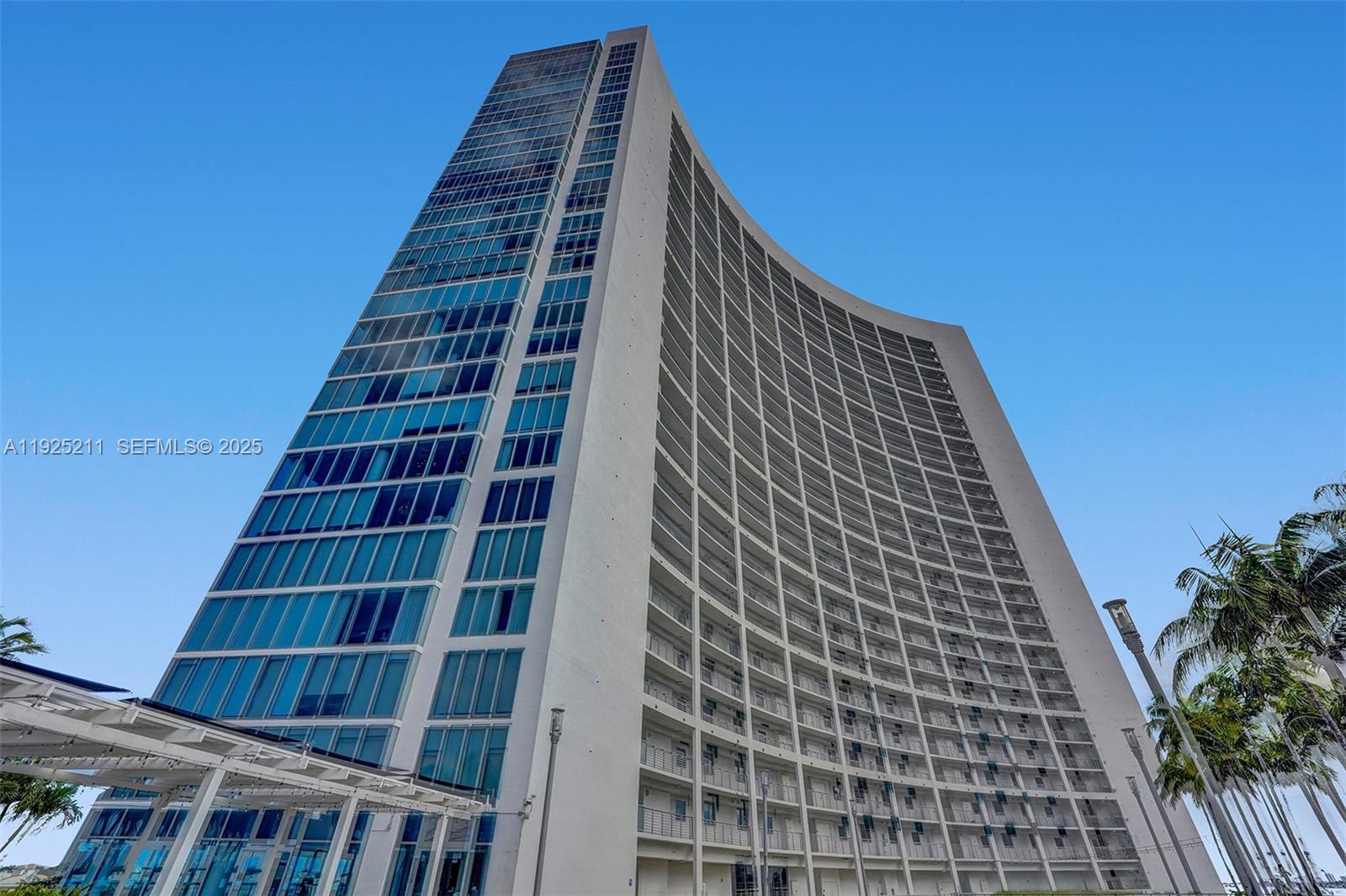 BLUE CONDO - Residential