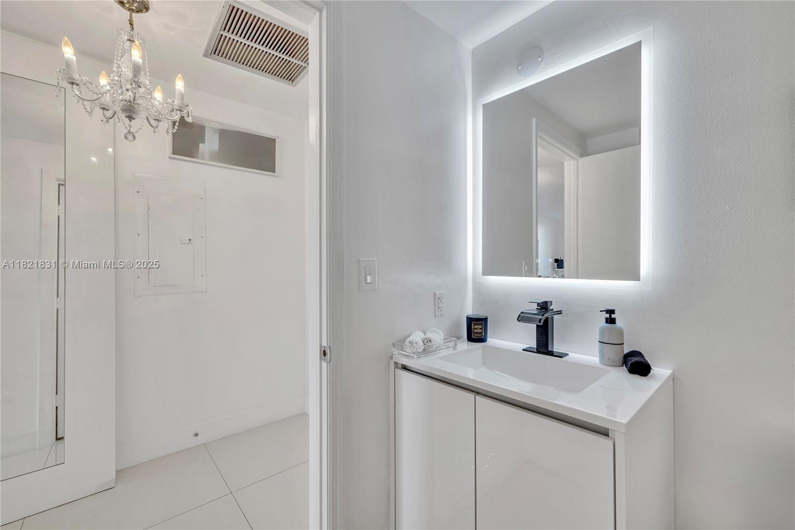 THE LEXI CONDO - Residential