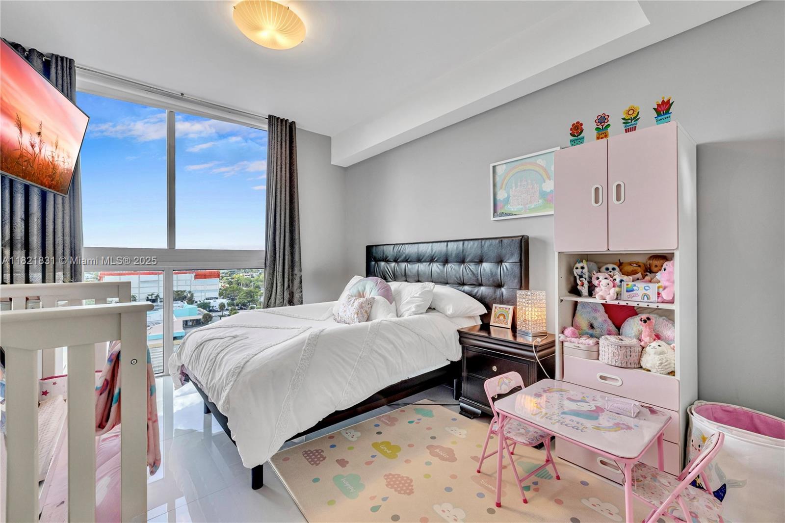 THE LEXI CONDO - Residential