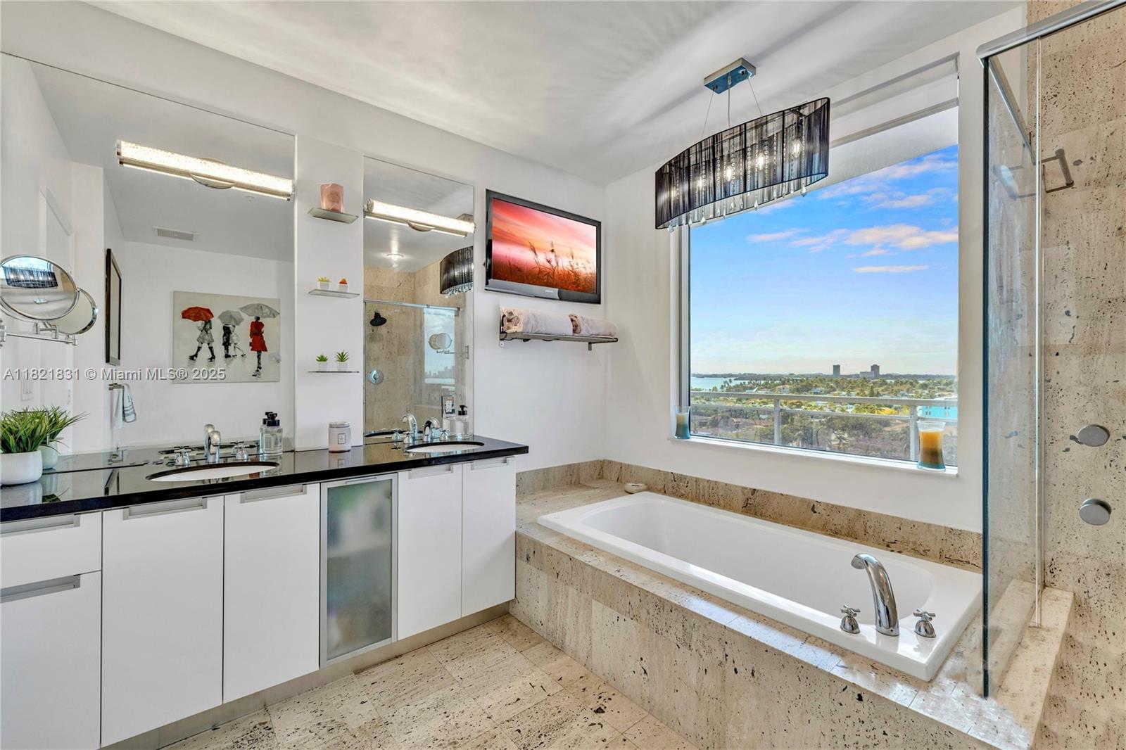 THE LEXI CONDO - Residential