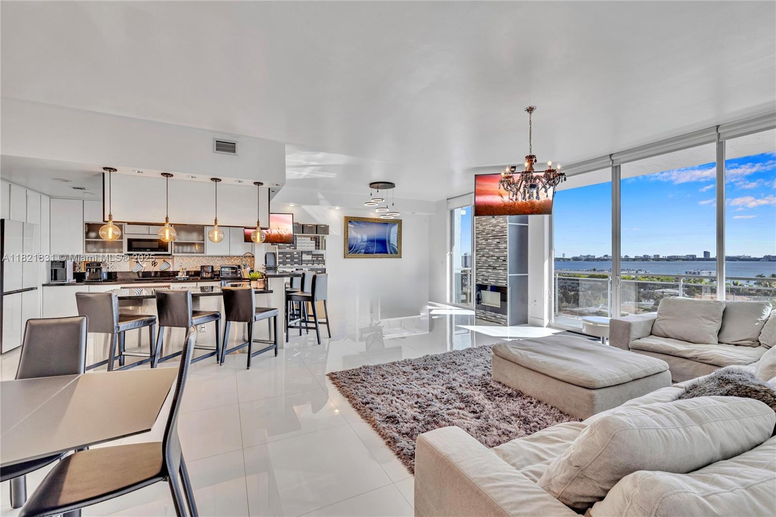 THE LEXI CONDO - Residential