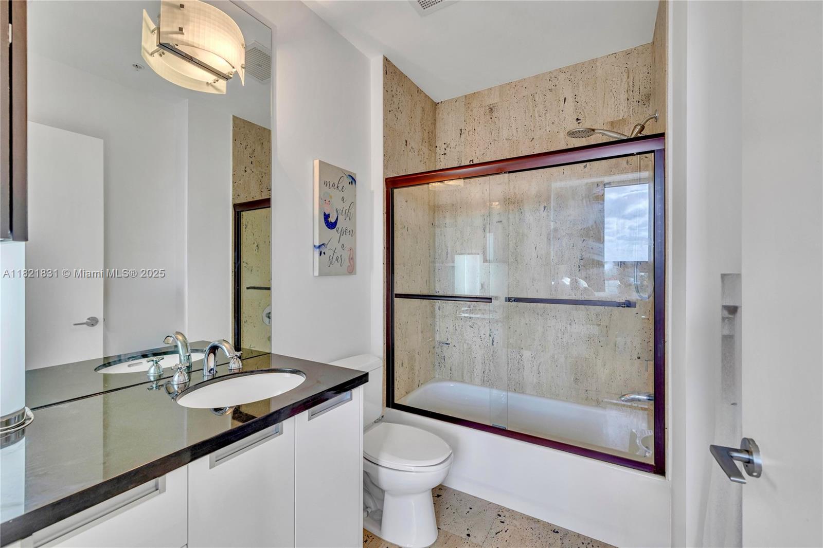 THE LEXI CONDO - Residential
